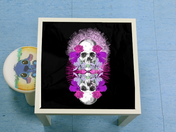 Table Flowers Skull