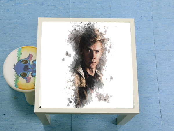 Table Maze Runner brodie sangster