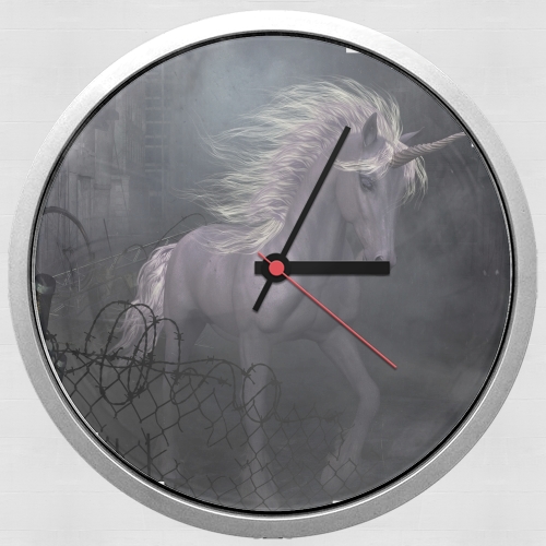 Horloge A dreamlike Unicorn walking through a destroyed city