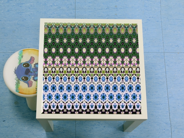 Table Abstract ethnic floral stripe pattern white blue green