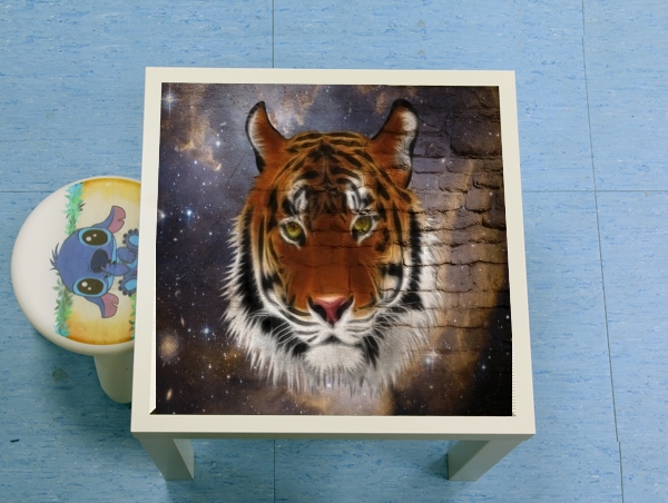 Table Abstract Tiger