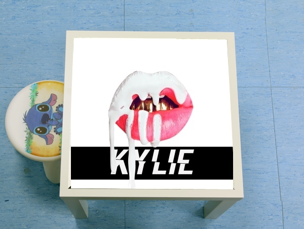 Table Kylie Jenner