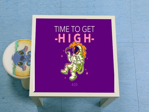 Table Time to get high WEED