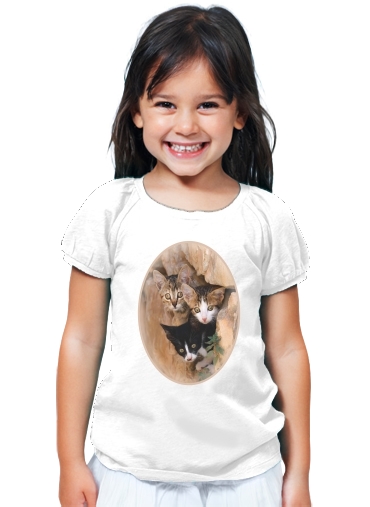 T-shirt Trois petits chatons mignons dans un orifice d'un mur